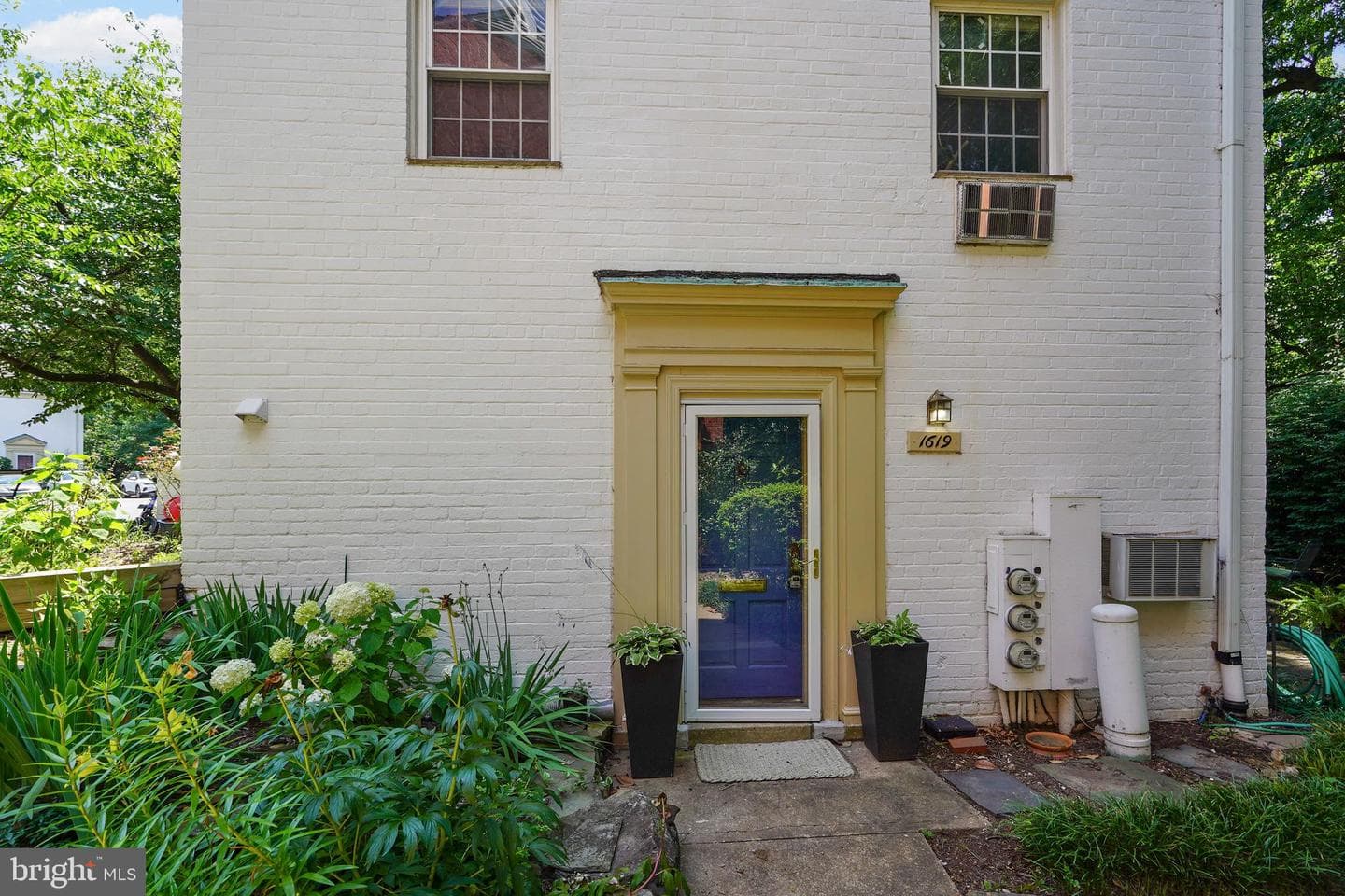 1619 Ripon Place photo 2