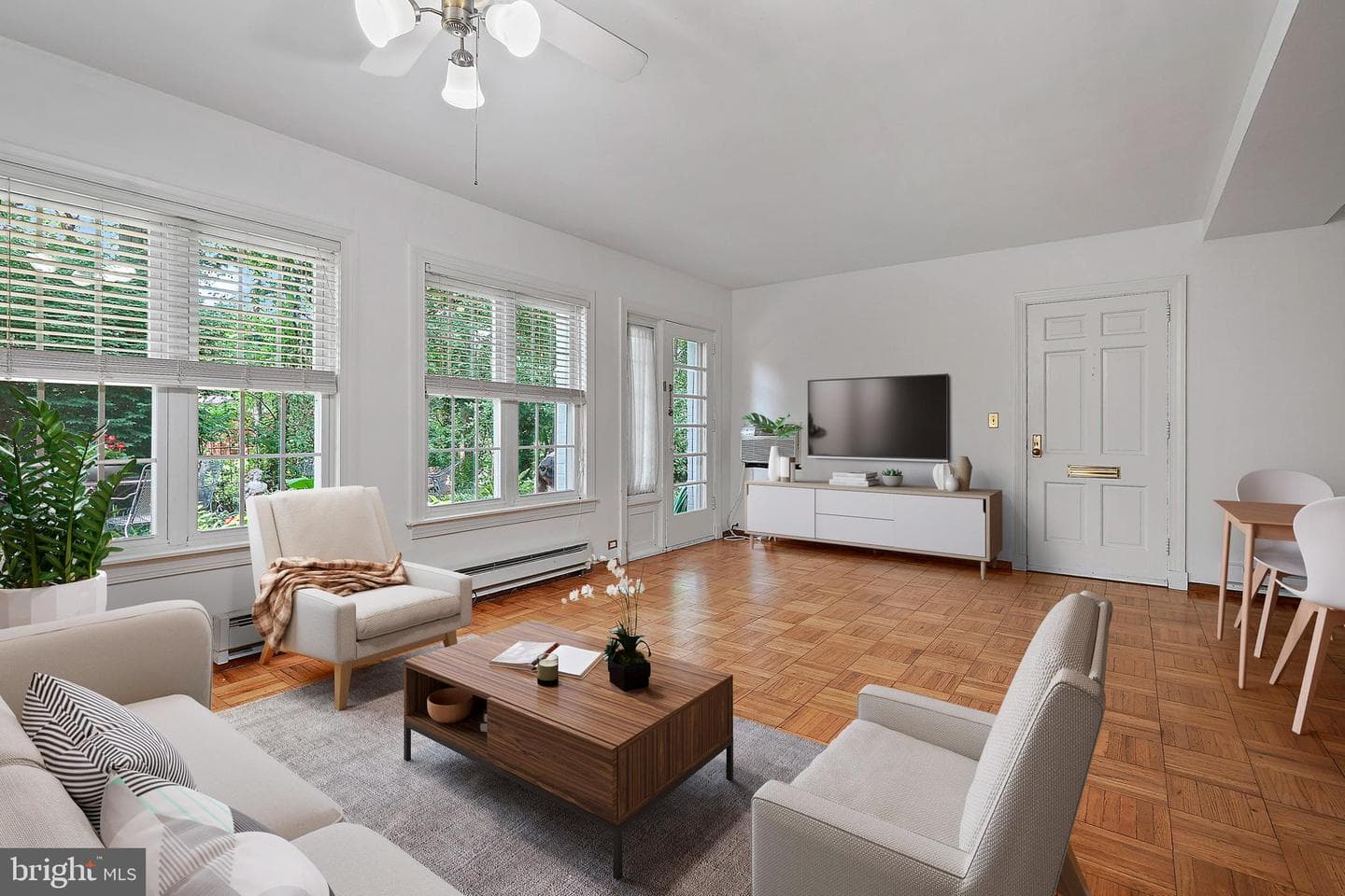 1619 Ripon Place photo 3