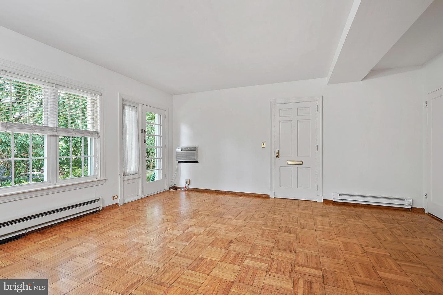 1619 Ripon Place photo 5