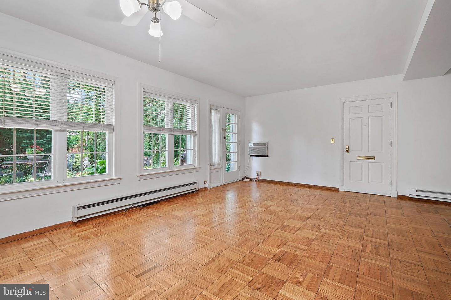 1619 Ripon Place photo 6