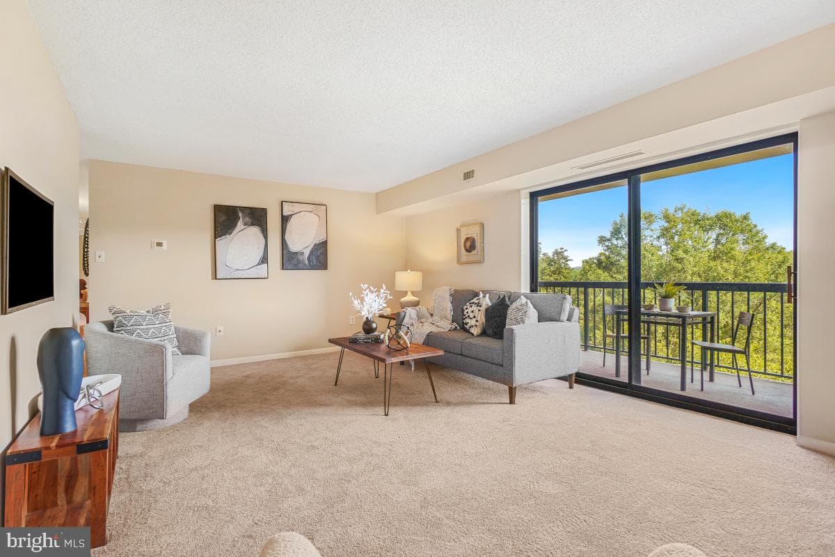 200 N Pickett Street #509 photo 10