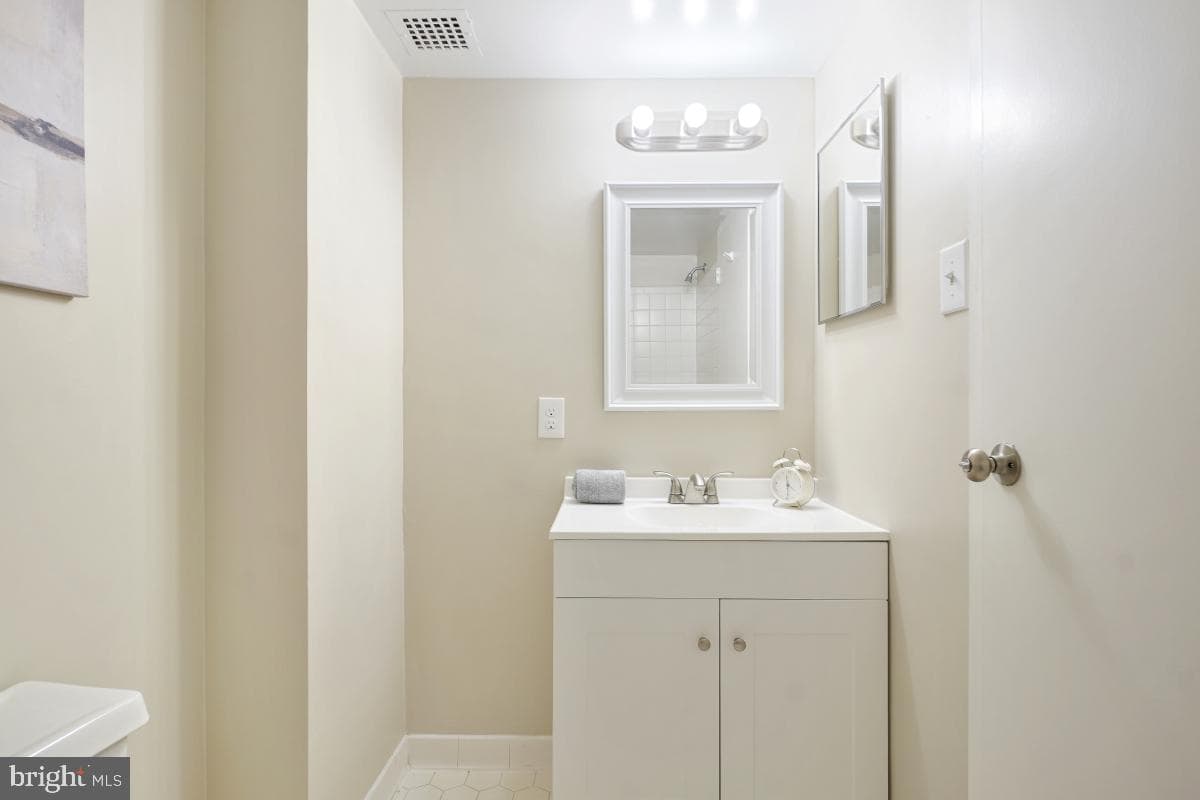 200 N Pickett Street #509 photo 25