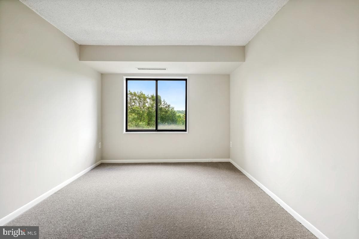 200 N Pickett Street #509 photo 27