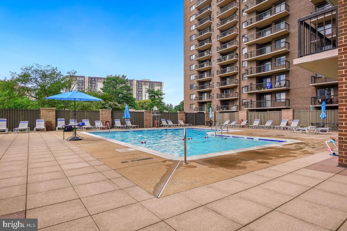 200 N Pickett Street #509 photo 36