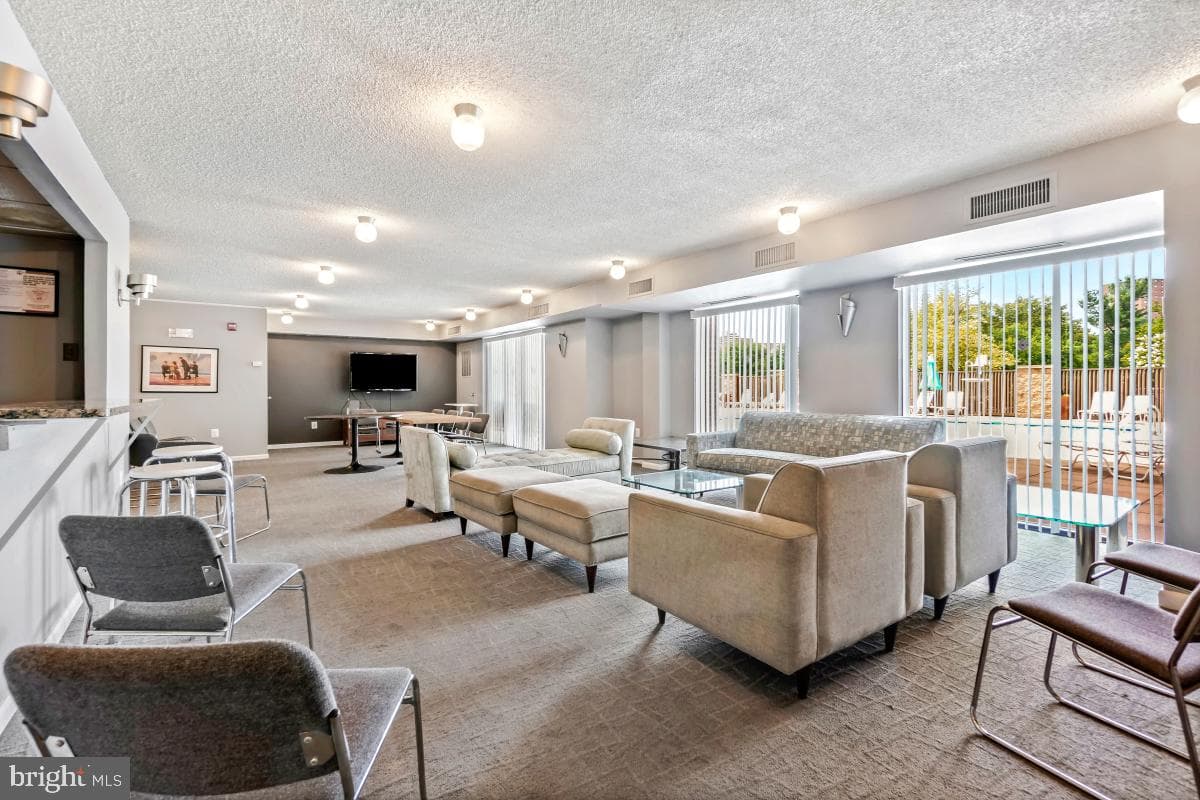 200 N Pickett Street #509 photo 38