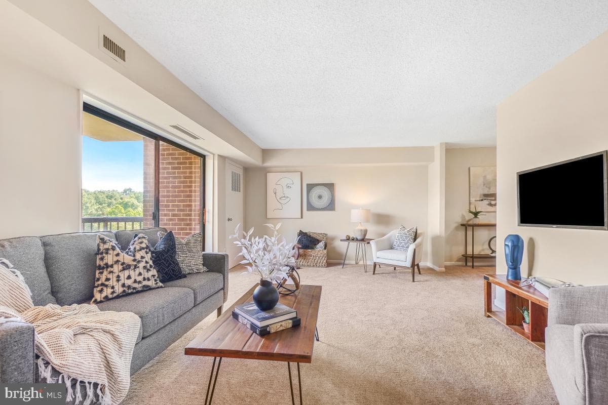 200 N Pickett Street #509 photo 6