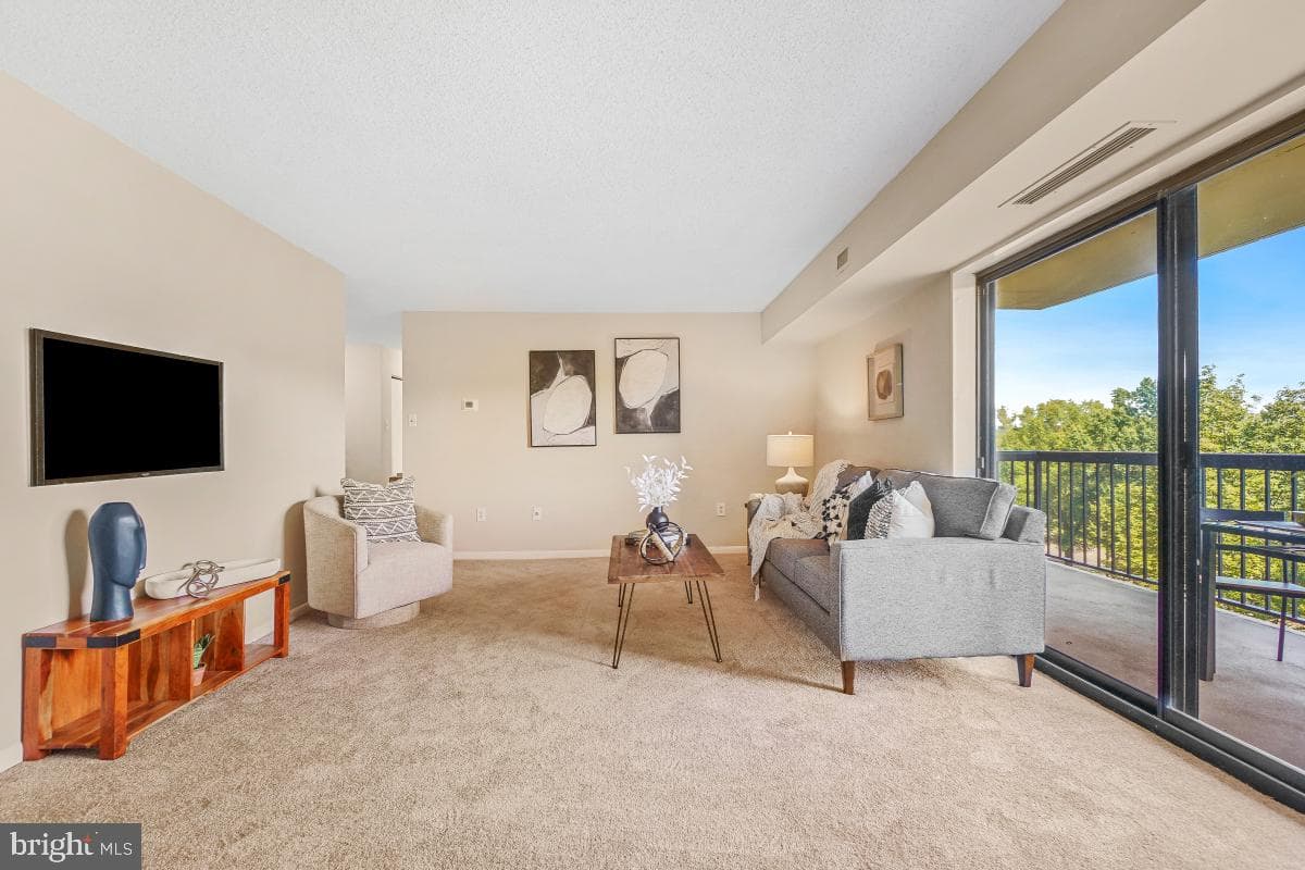 200 N Pickett Street #509 photo 9