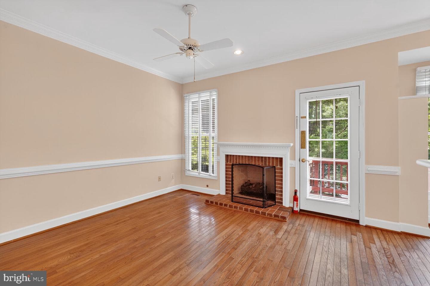 4627 Knight Place photo 7