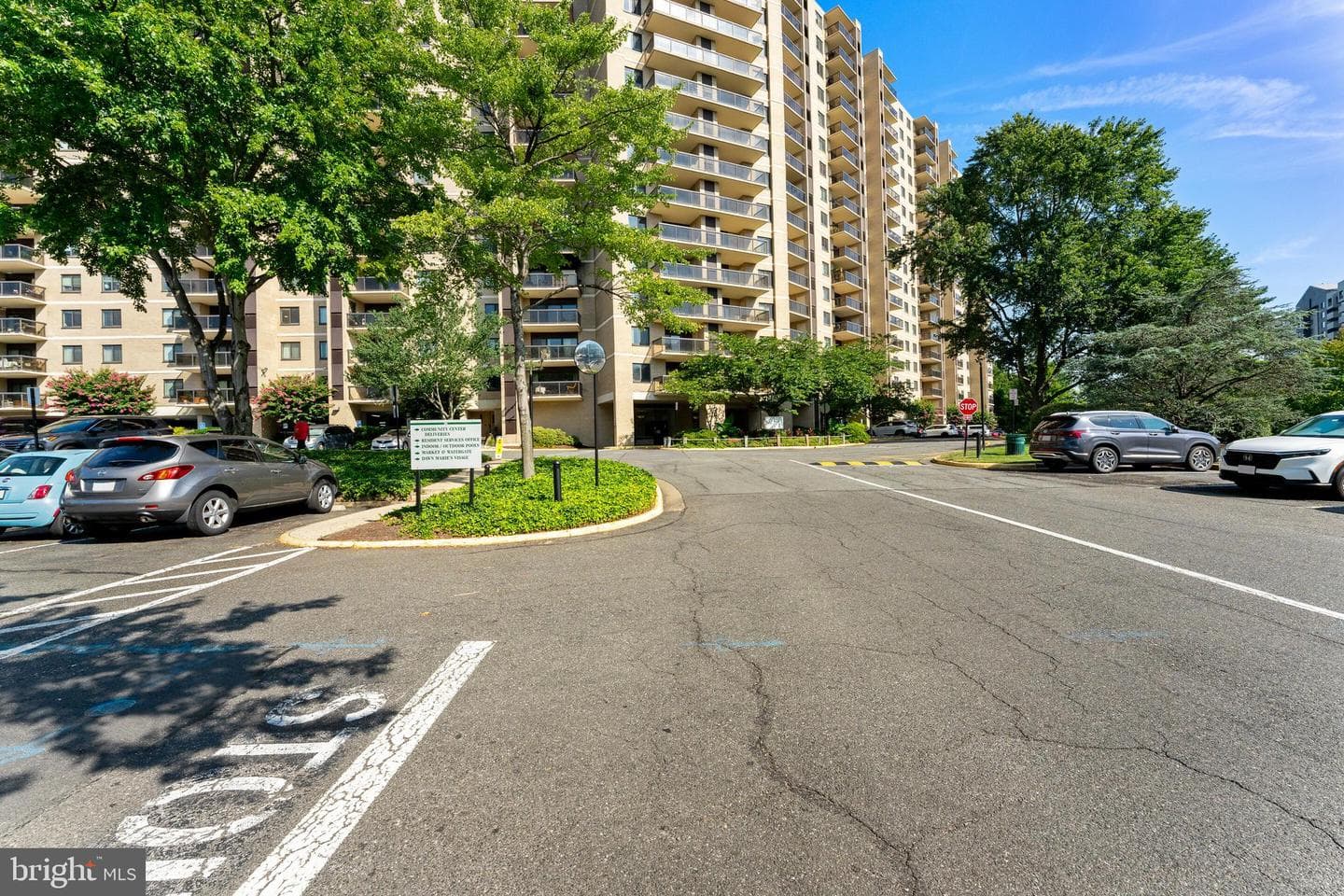 203 Yoakum Parkway #618