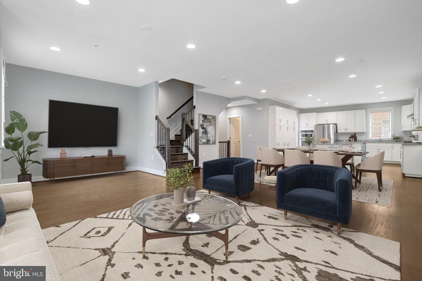 721 Watson Street photo 4