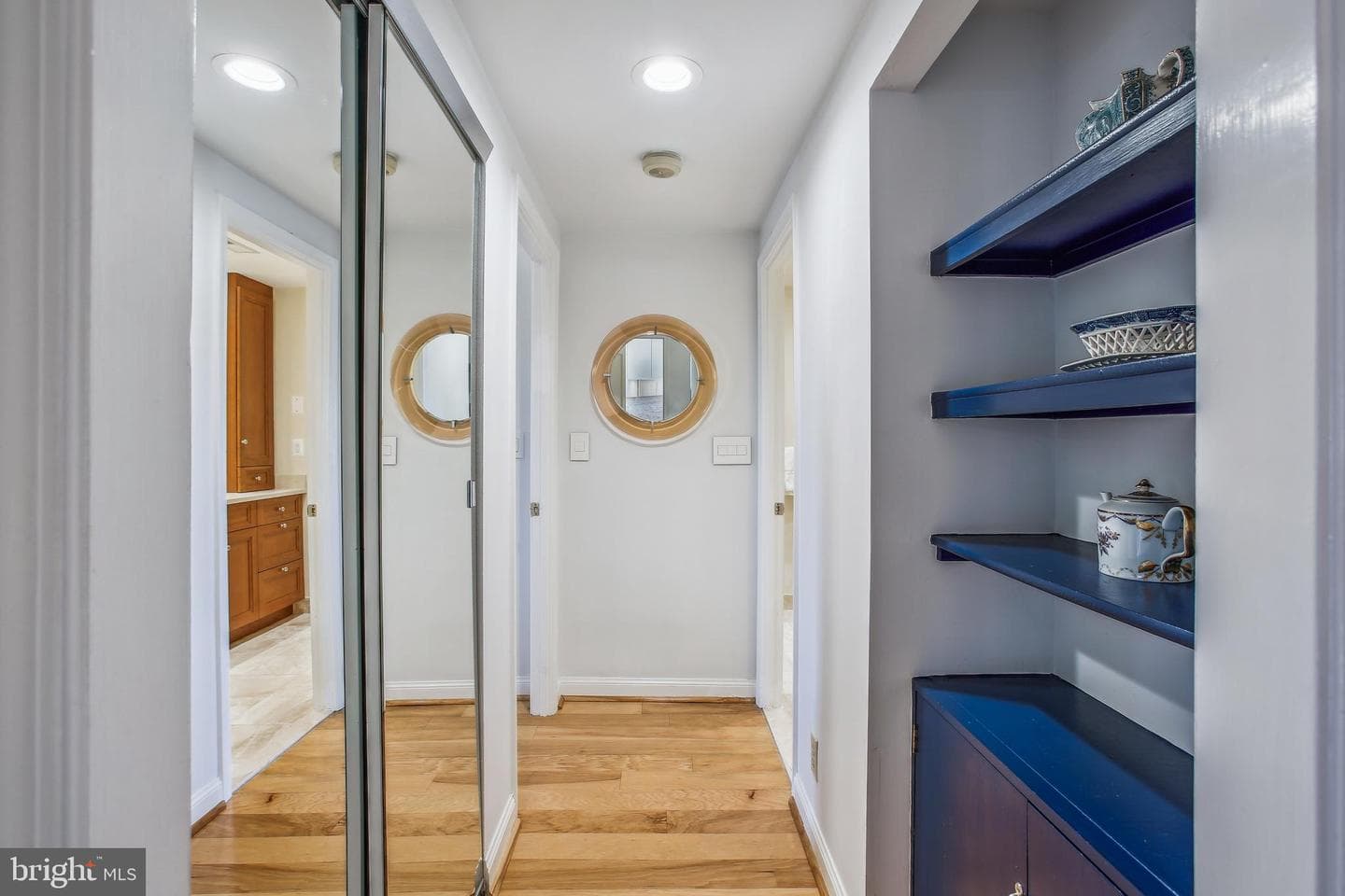 1250 S Washington Street #820 photo 34