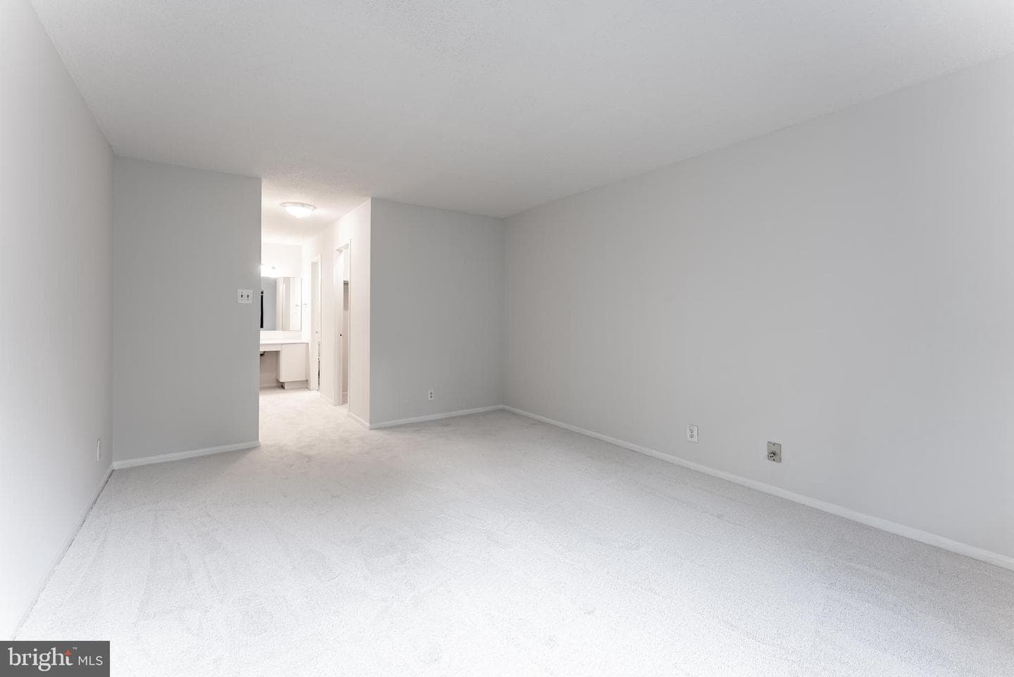 203 Yoakum Parkway #403 photo 18