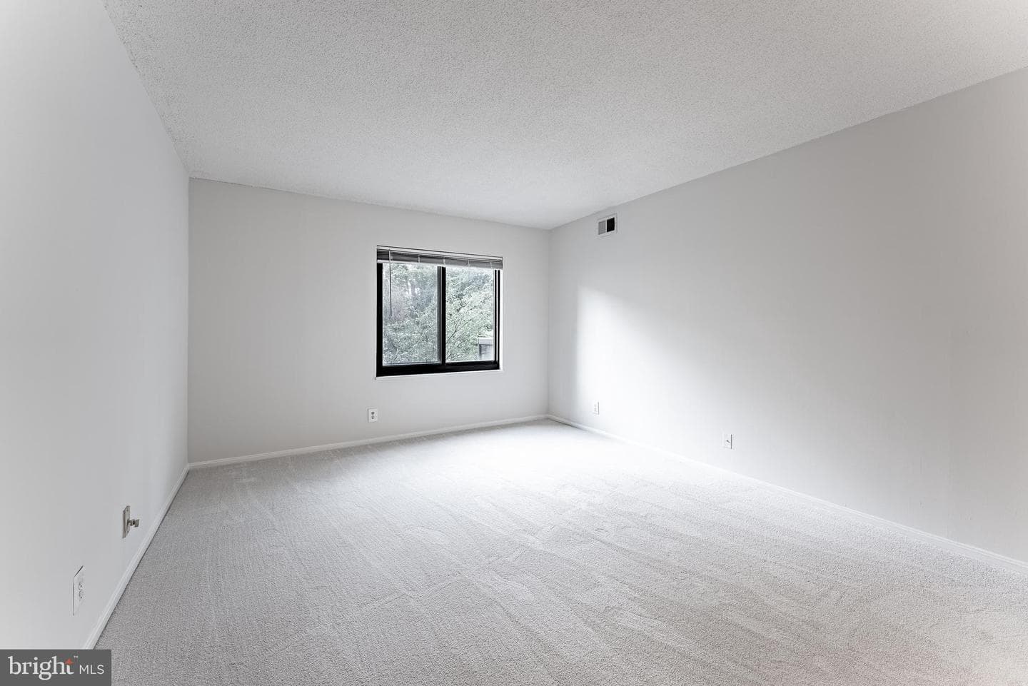 203 Yoakum Parkway #403 photo 20