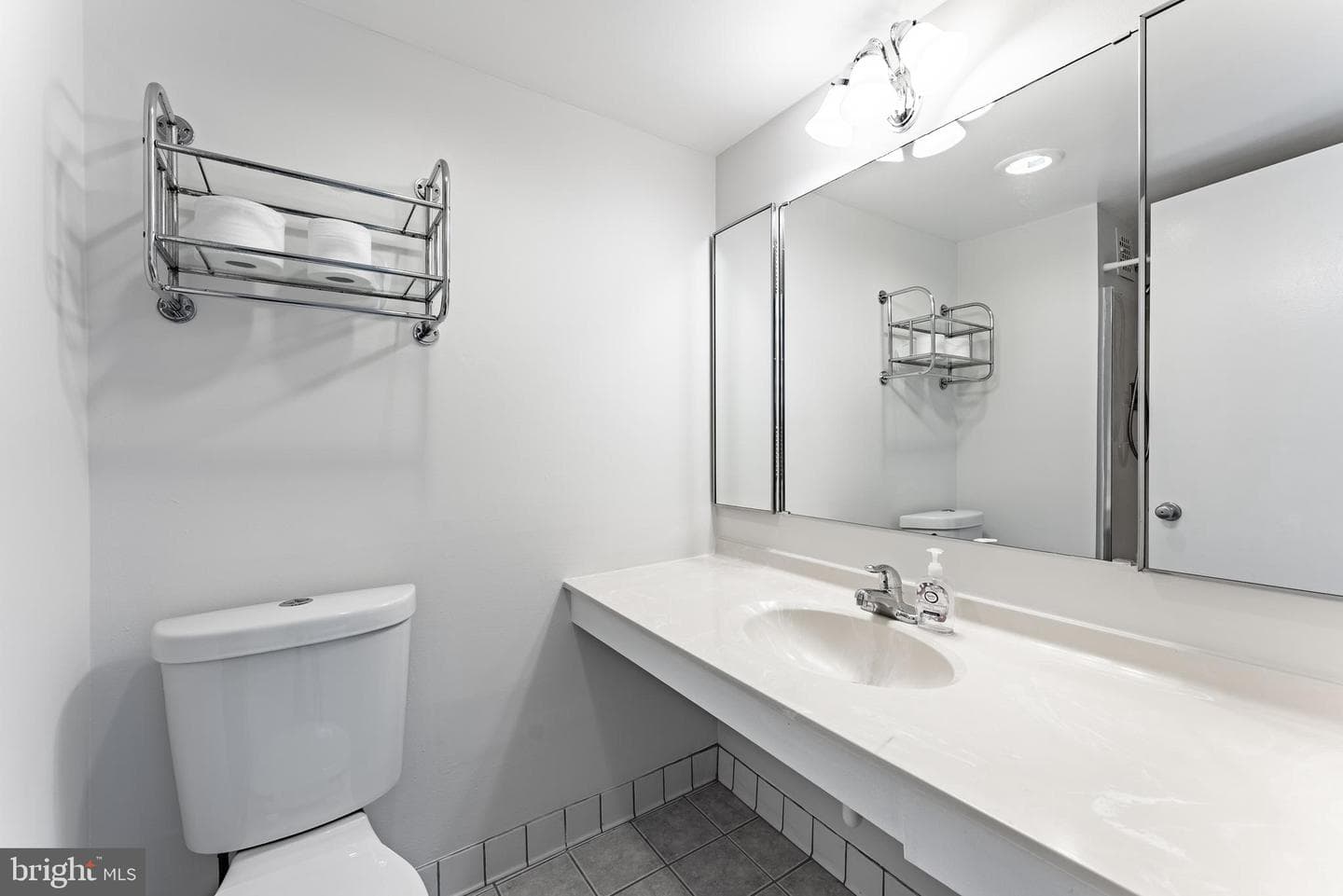 203 Yoakum Parkway #403 photo 23