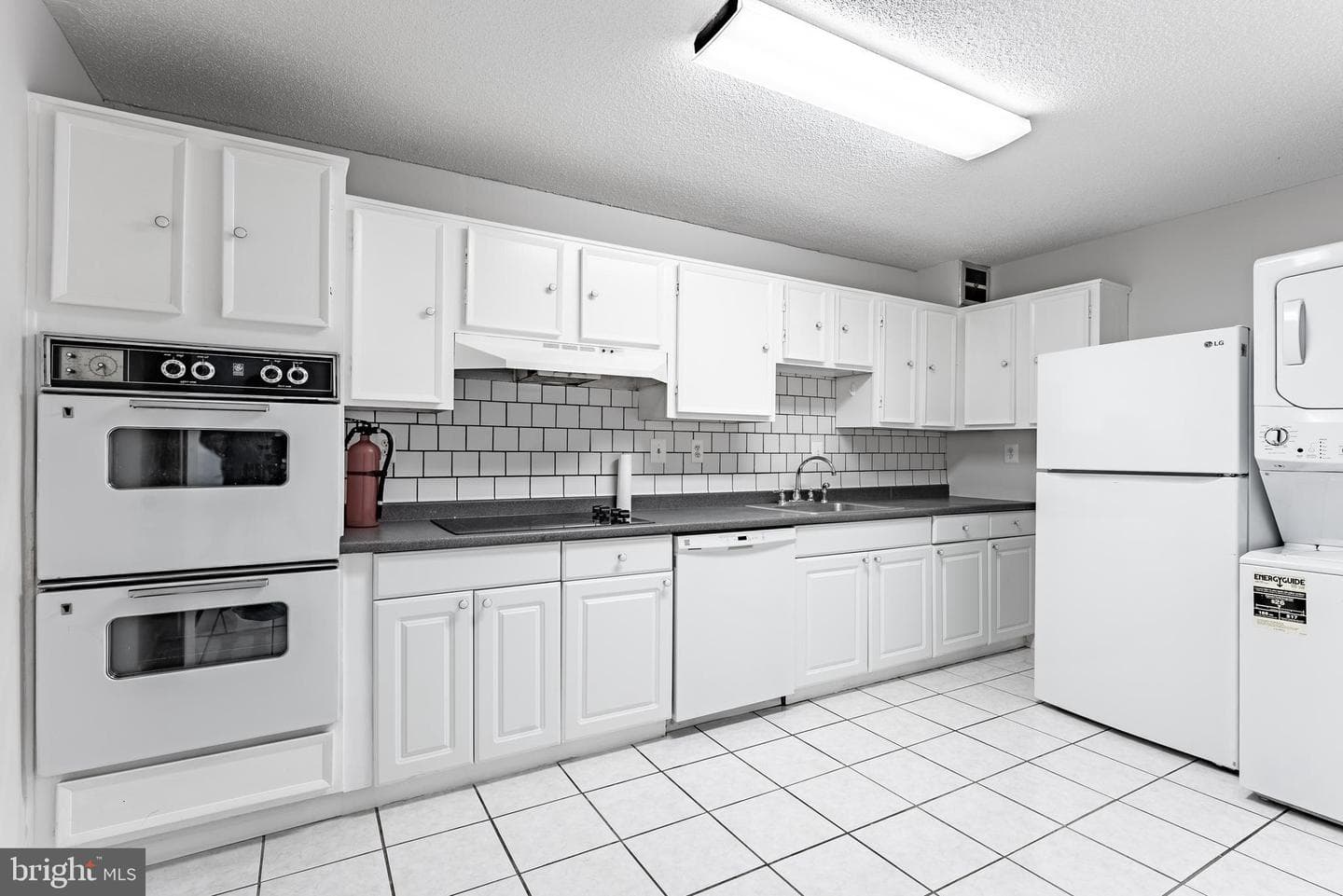 203 Yoakum Parkway #403 photo 32