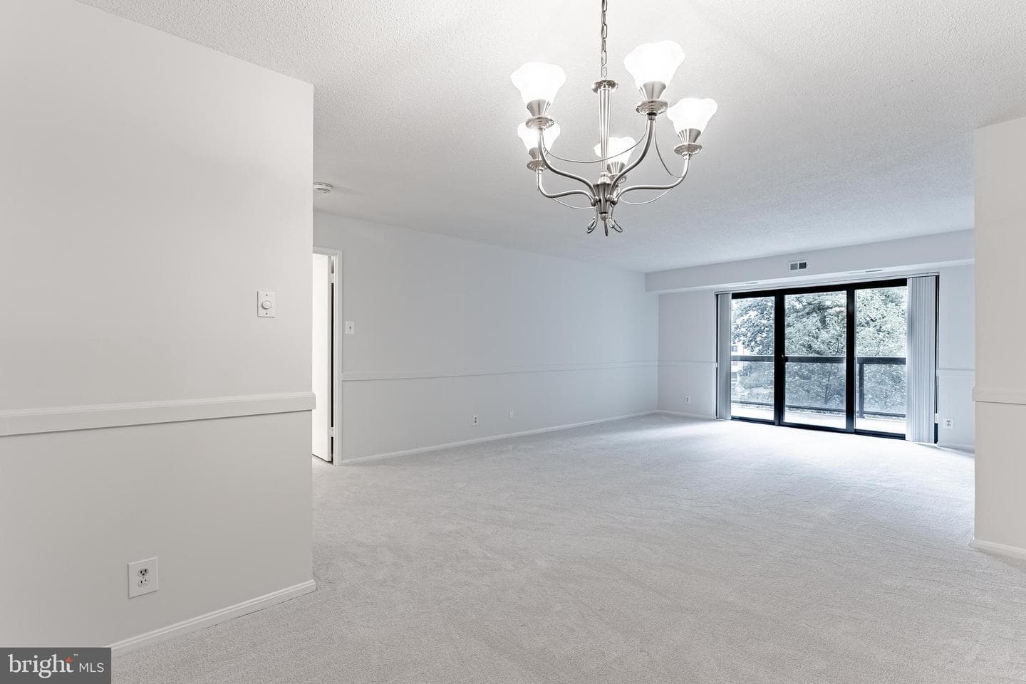 203 Yoakum Parkway #403 photo 34