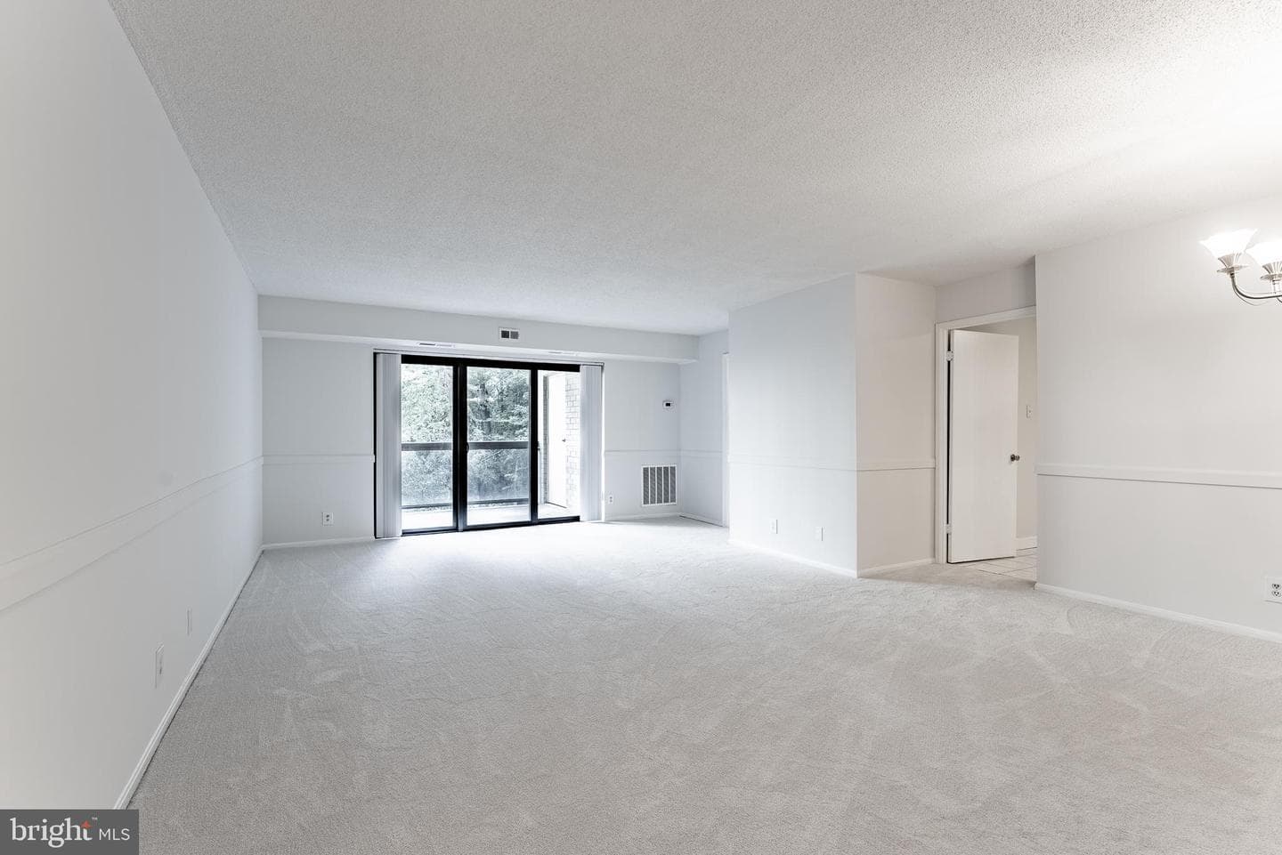 203 Yoakum Parkway #403 photo 38