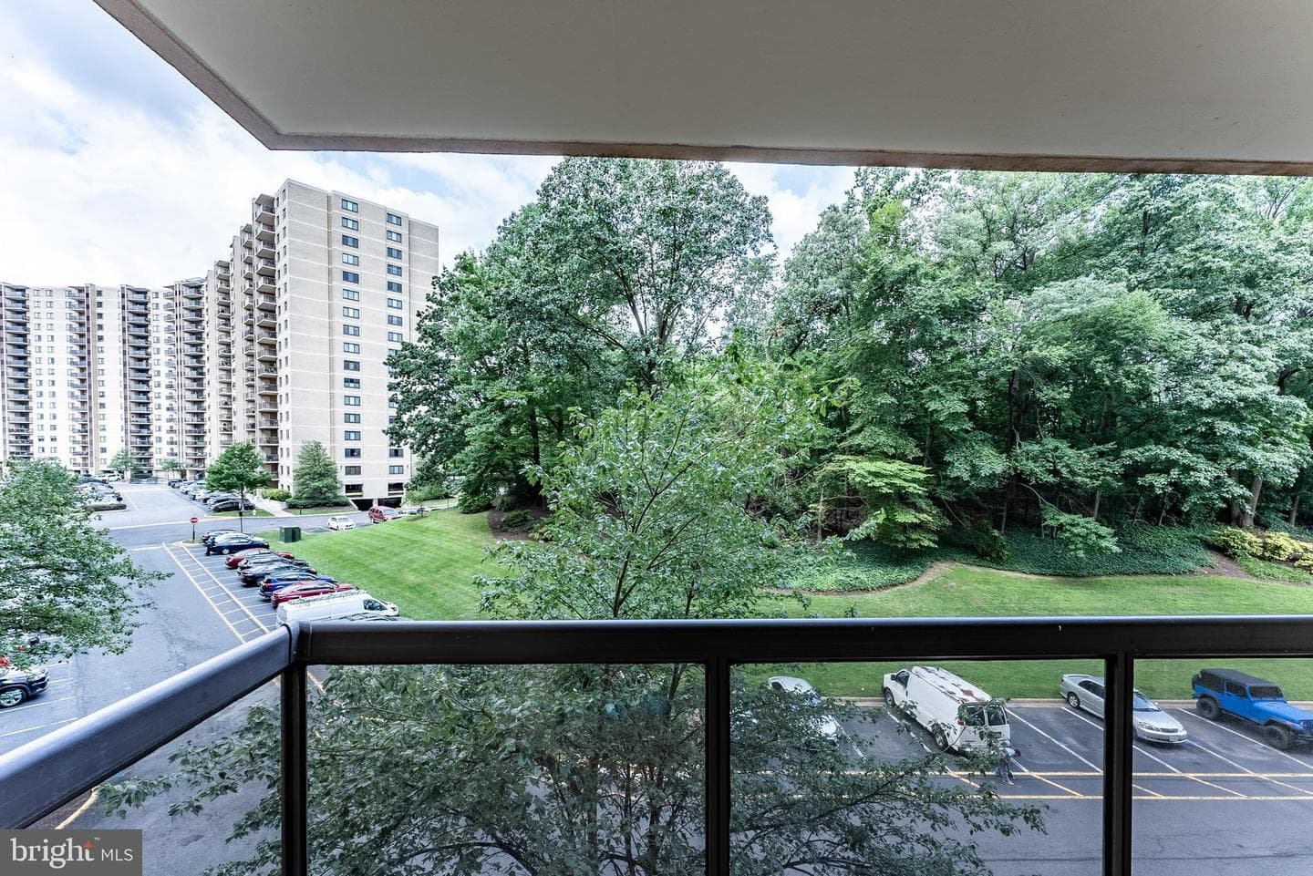 203 Yoakum Parkway #403 photo 8