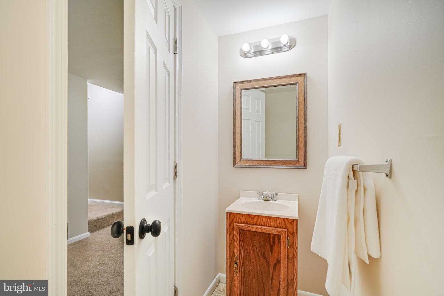 2702 Kenwood Avenue photo 26