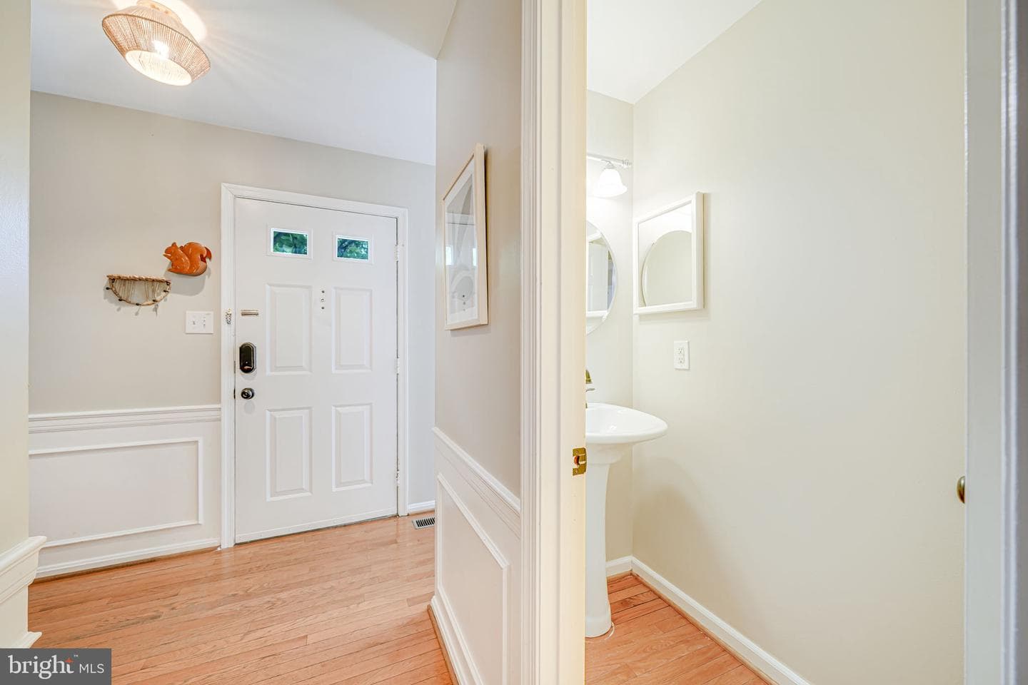 2702 Kenwood Avenue photo 4