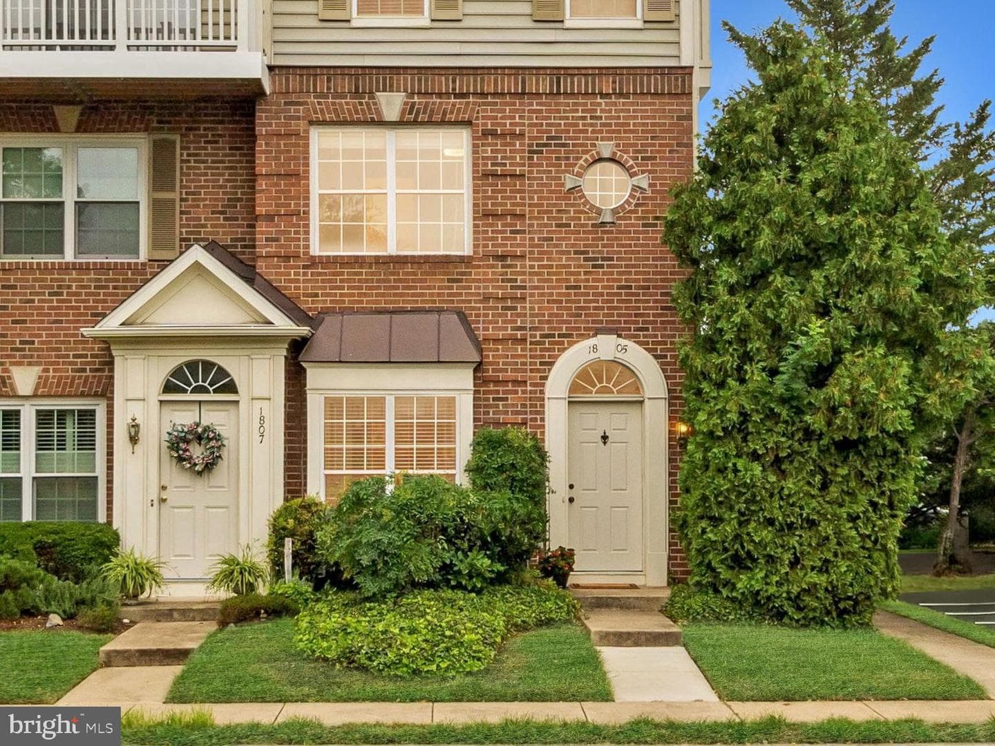 1805 Kenwood Avenue photo 1