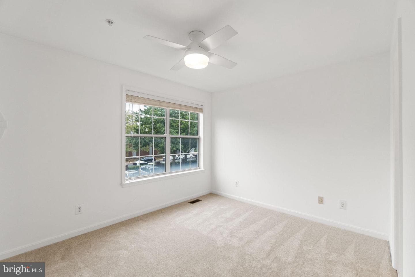 1805 Kenwood Avenue photo 27