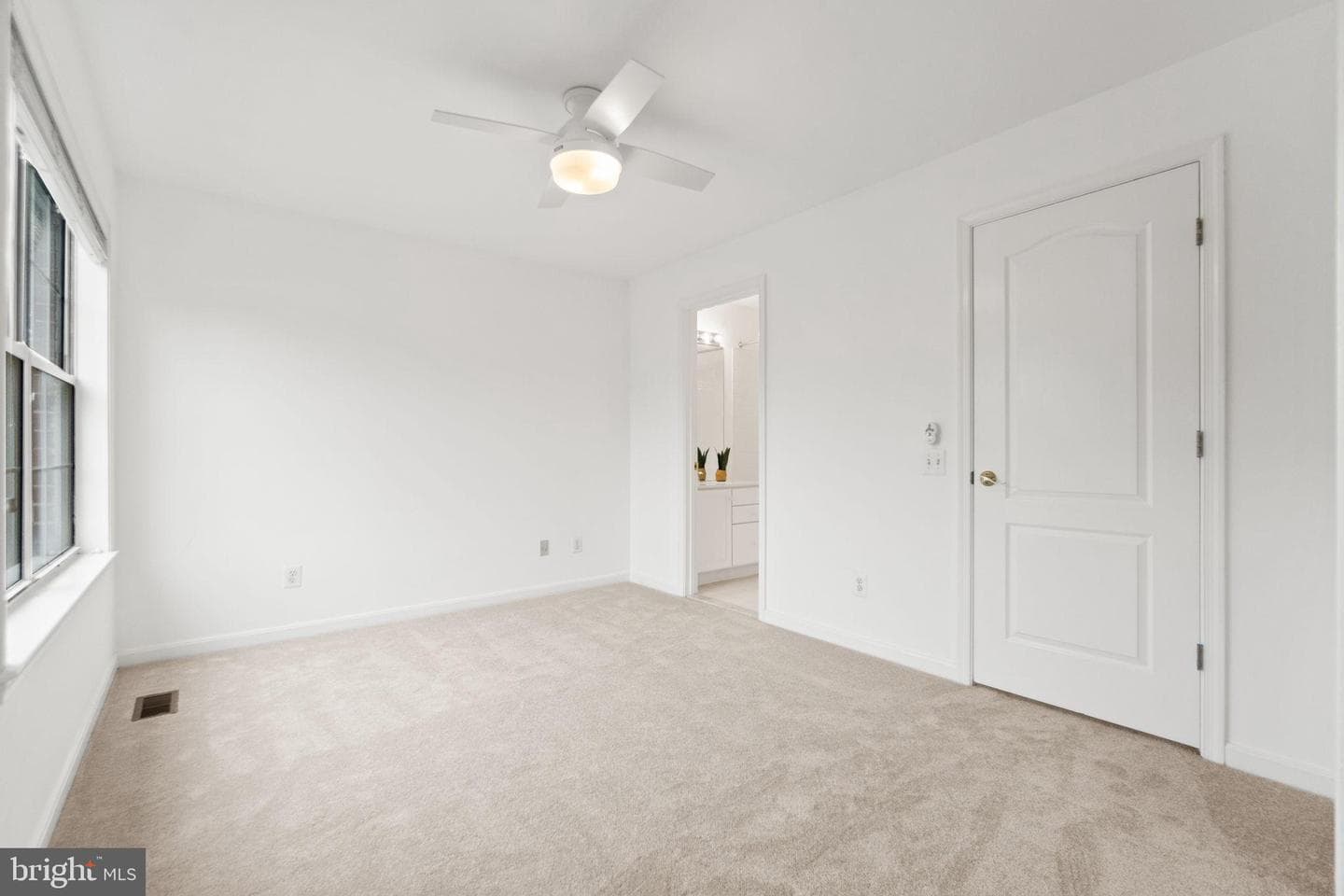 1805 Kenwood Avenue photo 28