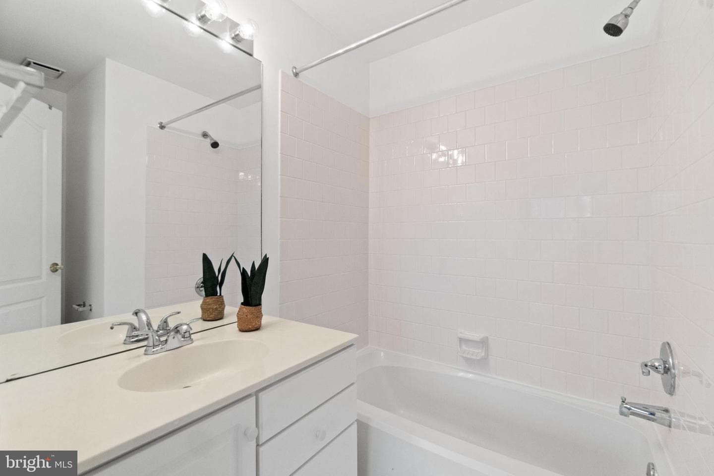 1805 Kenwood Avenue photo 29