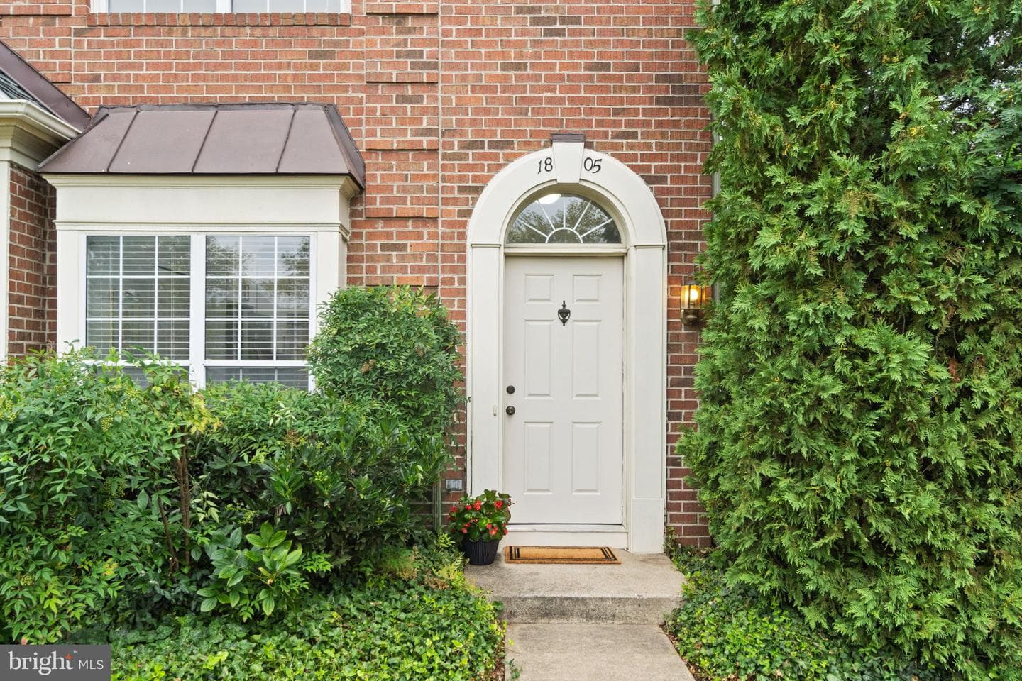 1805 Kenwood Avenue photo 32
