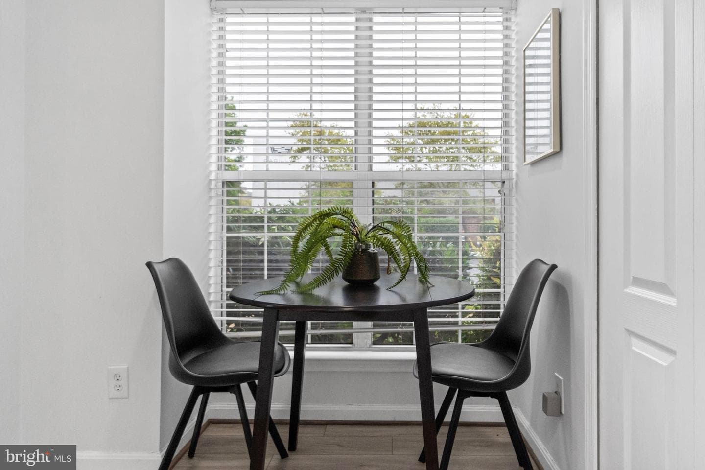 1805 Kenwood Avenue photo 8