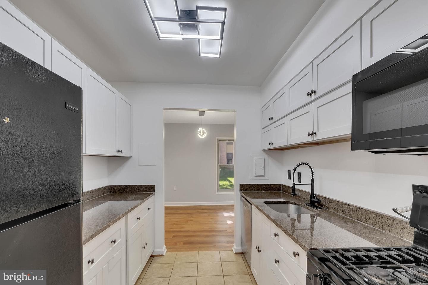 17 Canterbury Square #103 photo 5