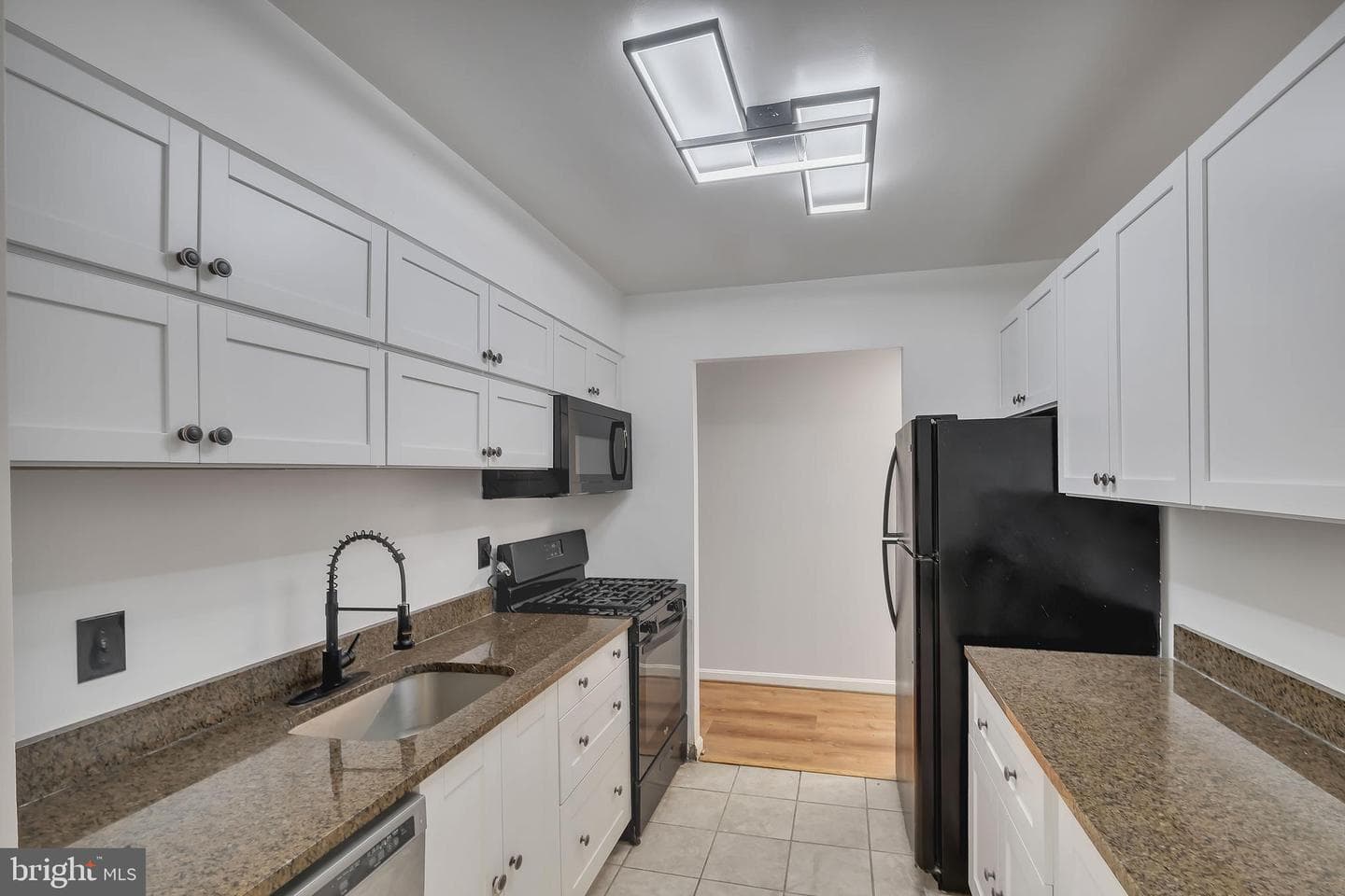 17 Canterbury Square #103 photo 8