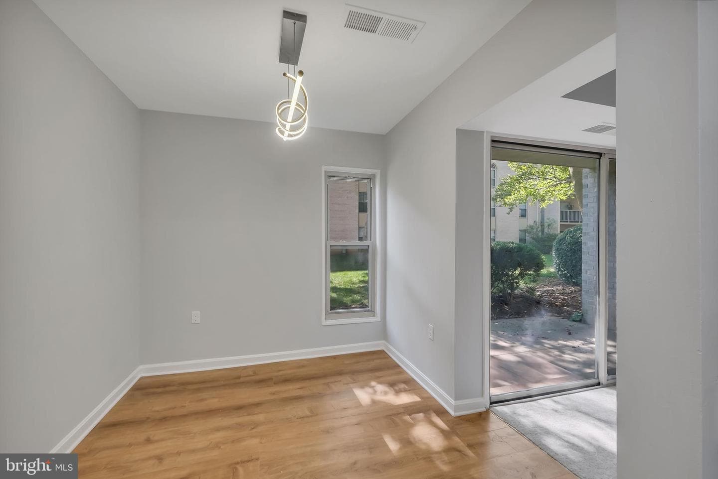 17 Canterbury Square #103 photo 9