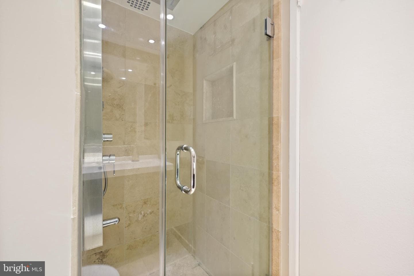 203 Yoakum Parkway #1605 photo 18