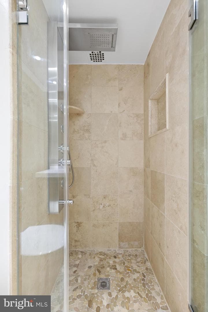 203 Yoakum Parkway #1605 photo 20