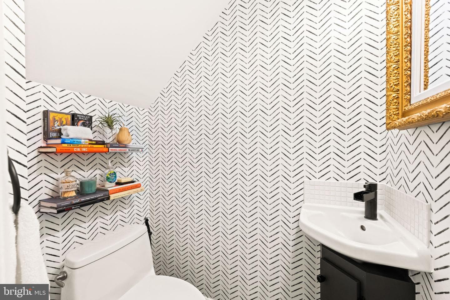 621 S Saint Asaph Street photo 54