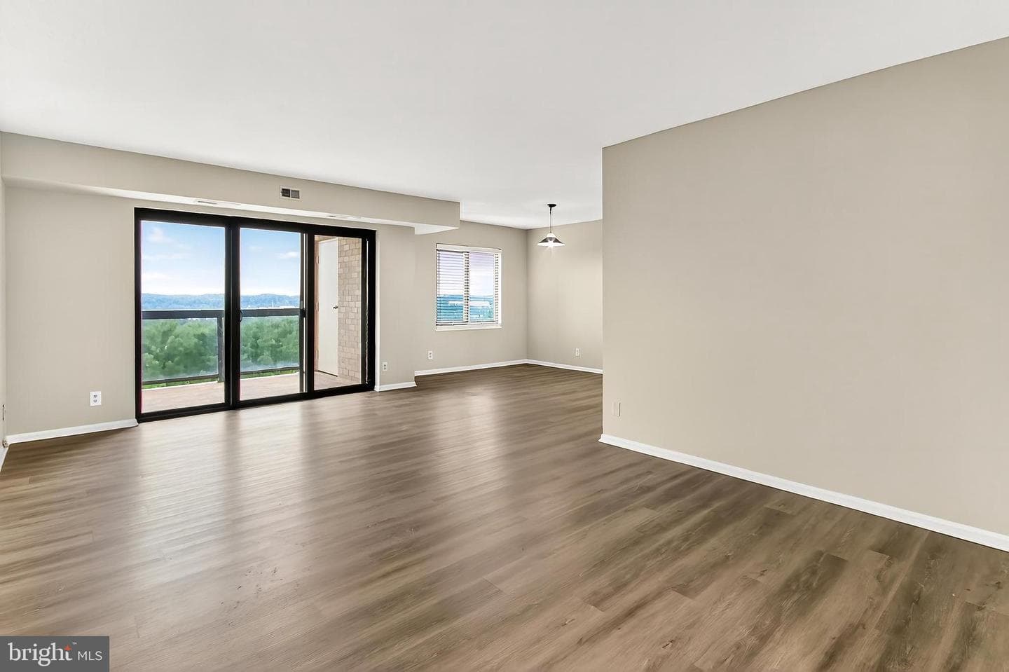 203 Yoakum Parkway #918 photo 10