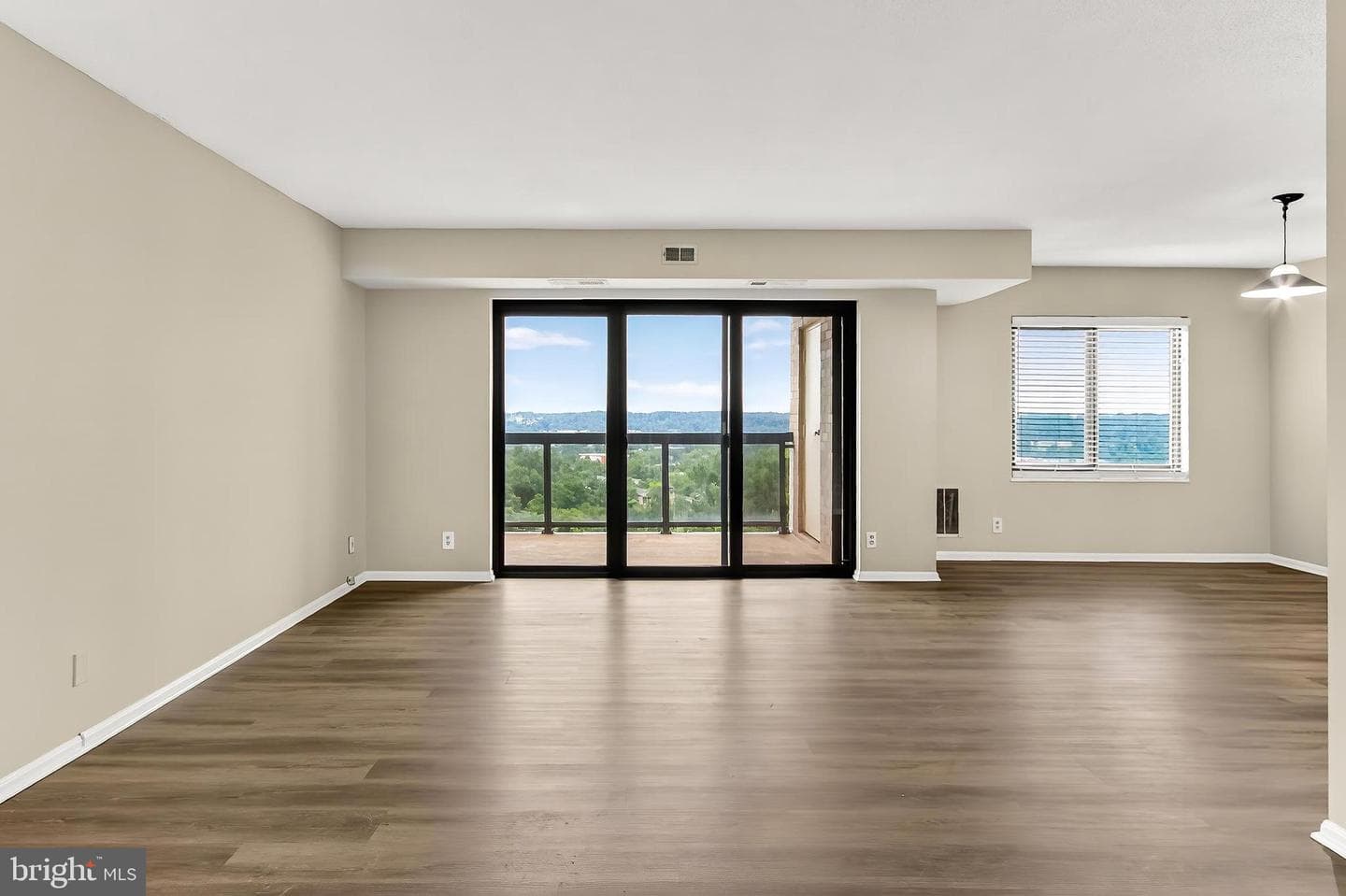 203 Yoakum Parkway #918 photo 12