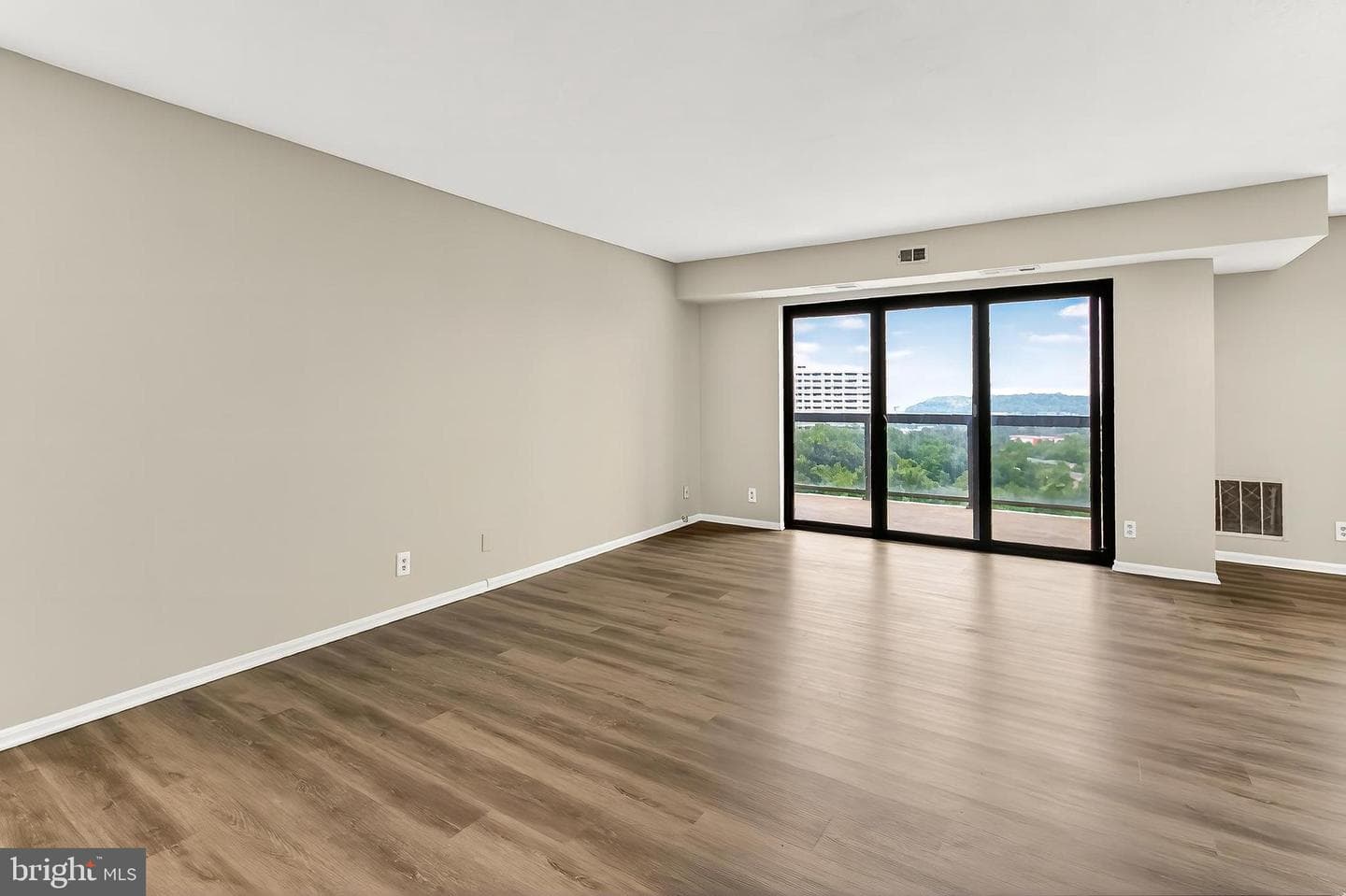 203 Yoakum Parkway #918 photo 13