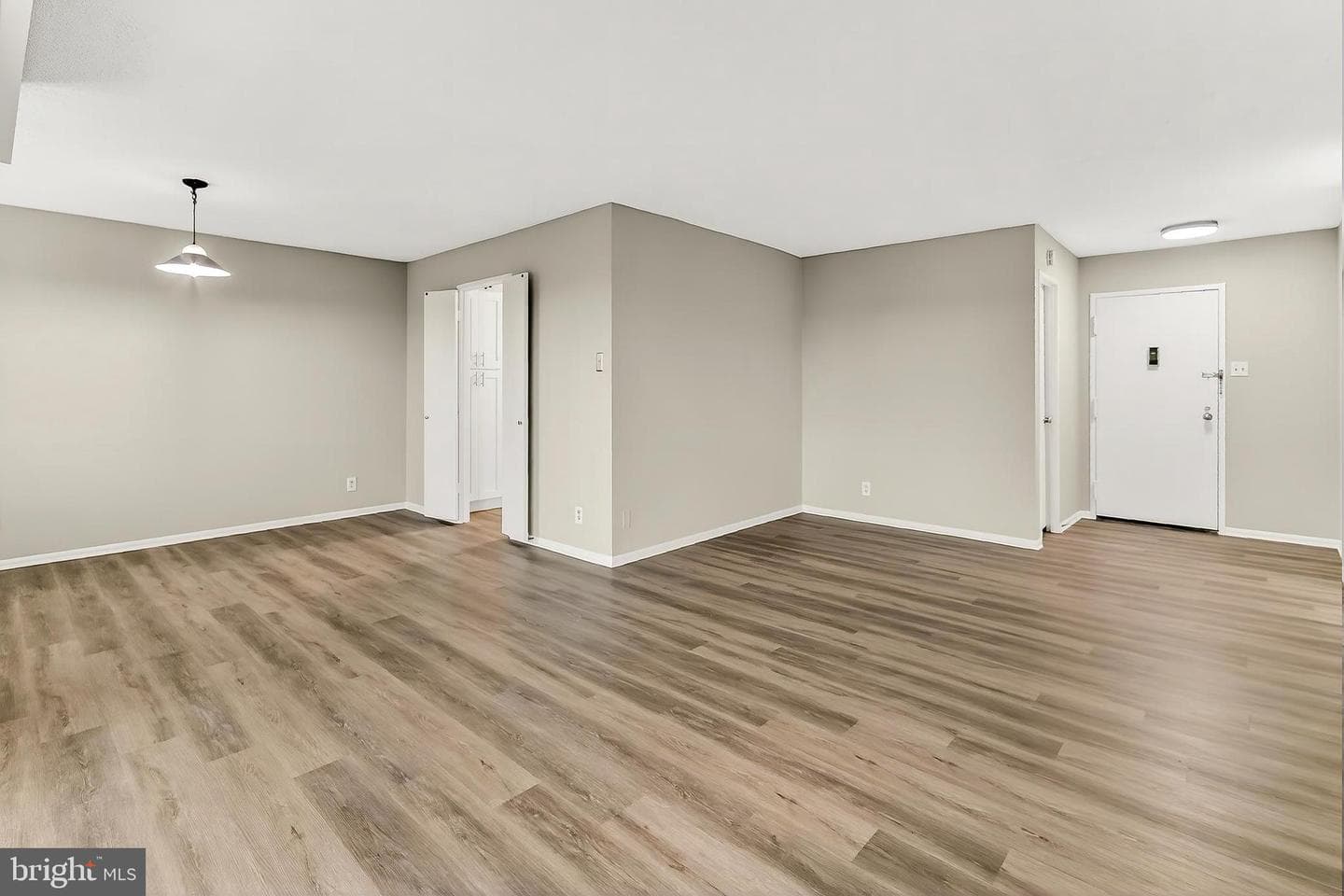 203 Yoakum Parkway #918 photo 15