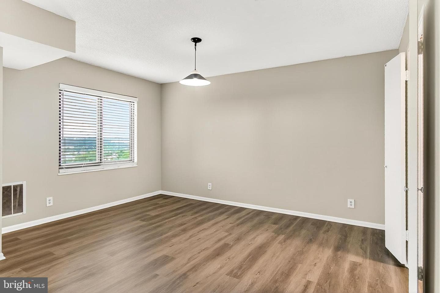 203 Yoakum Parkway #918 photo 17