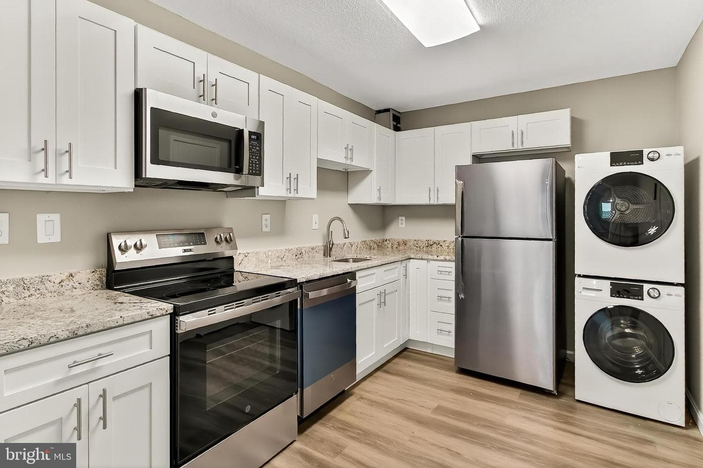 203 Yoakum Parkway #918 photo 21