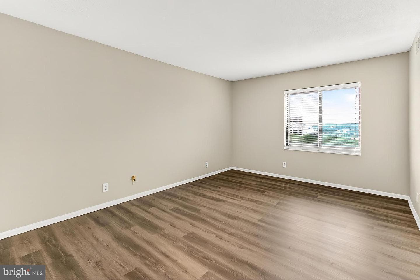 203 Yoakum Parkway #918 photo 25
