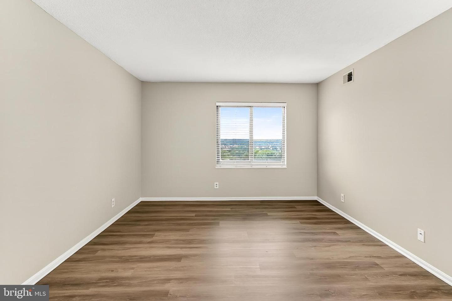 203 Yoakum Parkway #918 photo 26