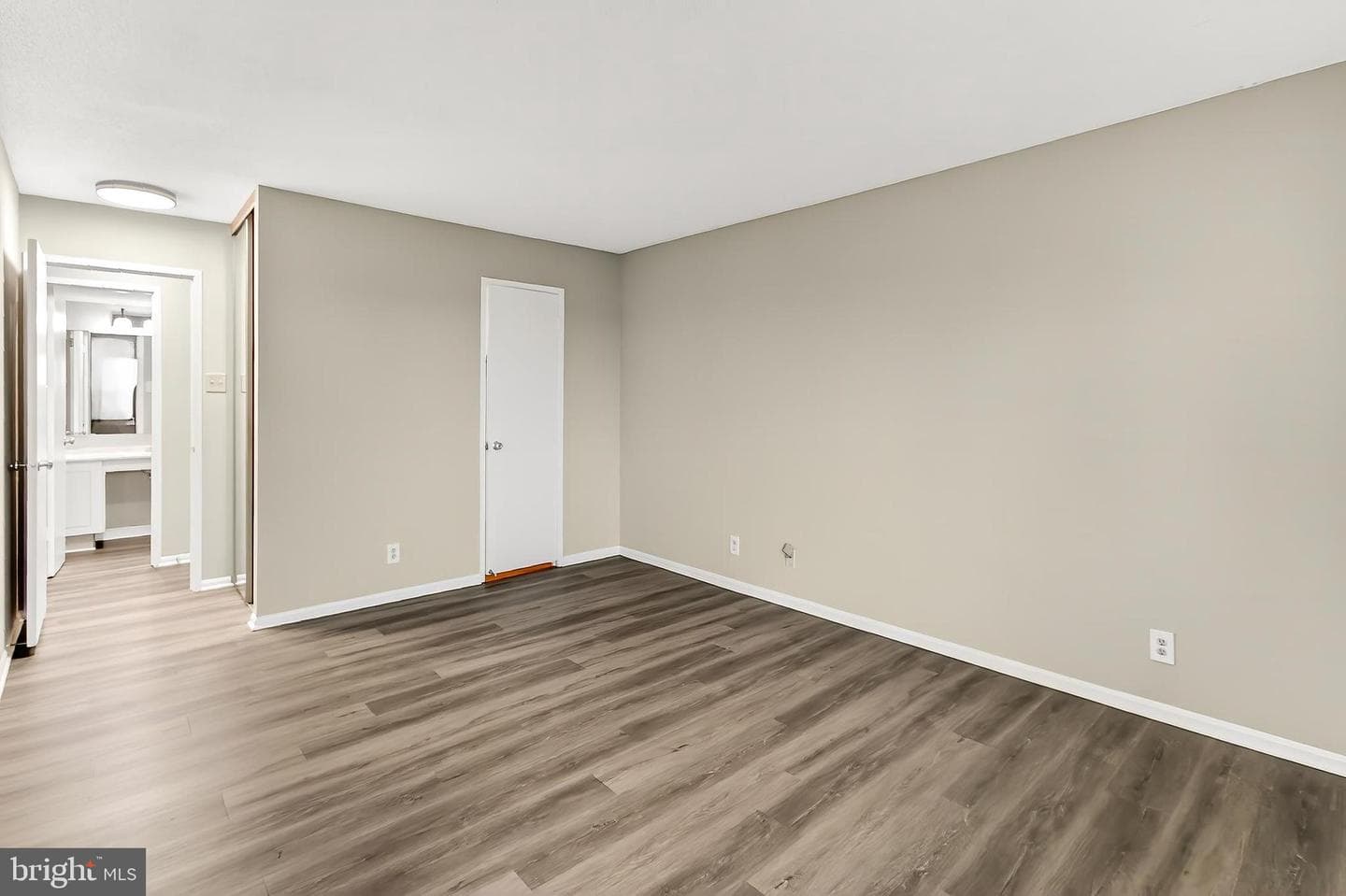 203 Yoakum Parkway #918 photo 27