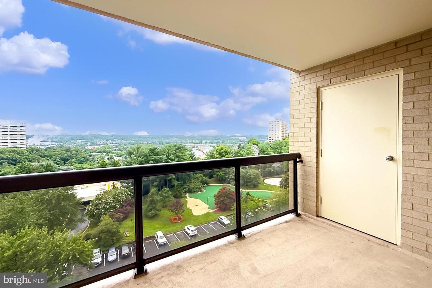 203 Yoakum Parkway #918 photo 32