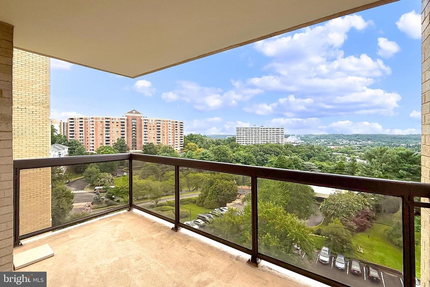 203 Yoakum Parkway #918 photo 33