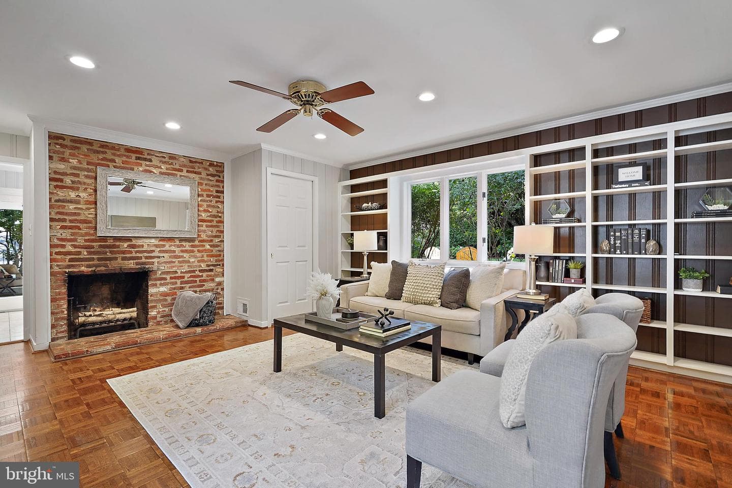 500 Crown View Drive photo 16