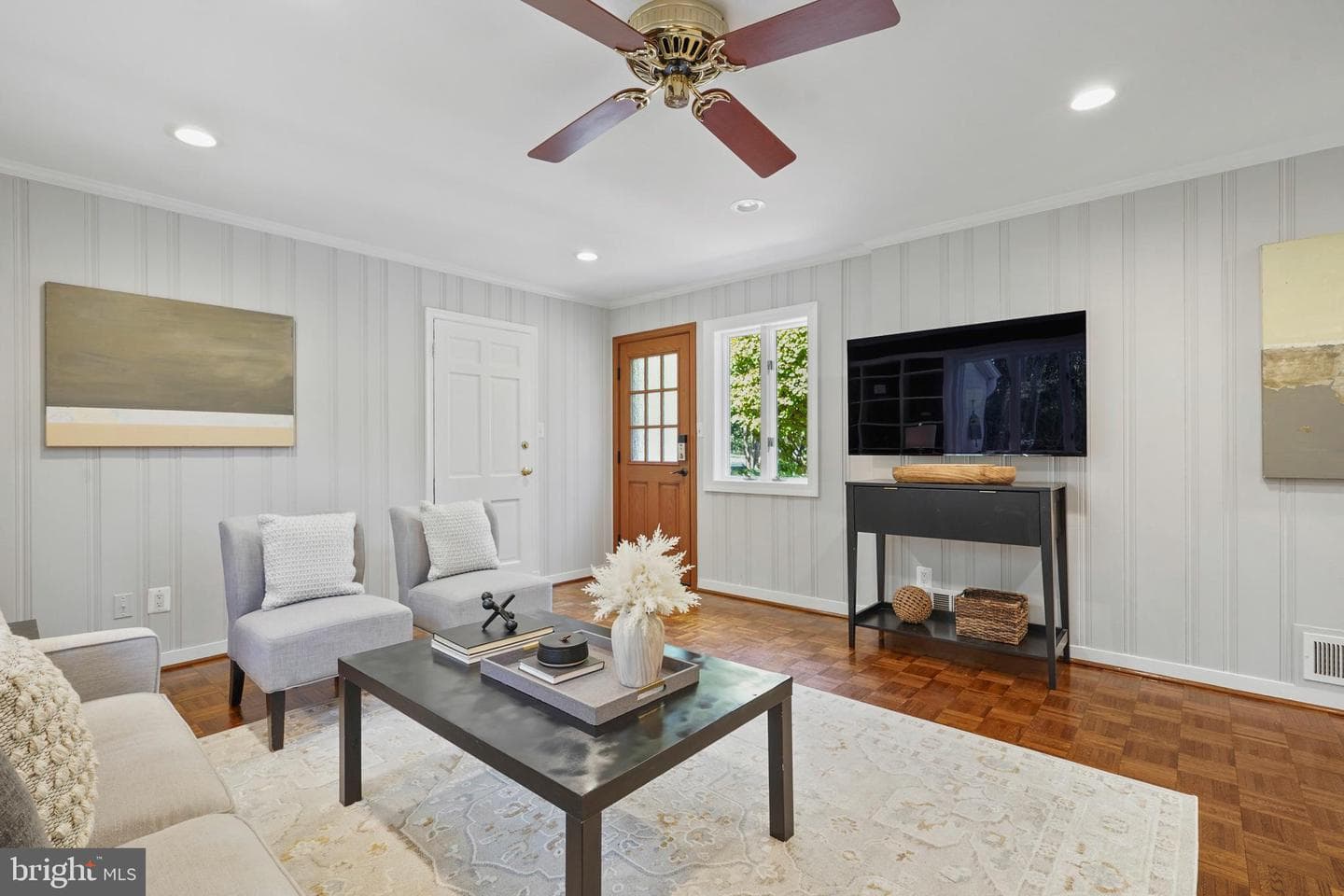 500 Crown View Drive photo 17