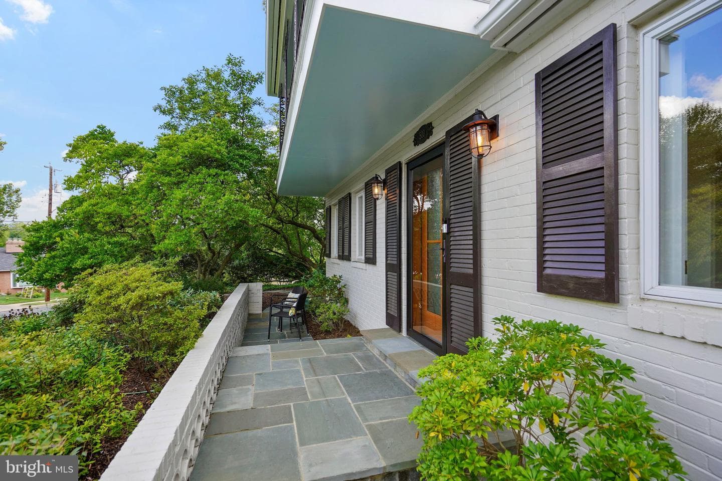 500 Crown View Drive photo 2